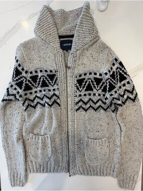 Men’s Grey Zip-Up Shawl Collar Sweater with Black Pattern